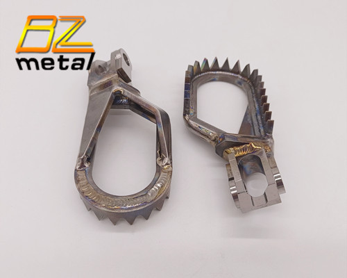 Titanium KTM footpegs-1.jpg